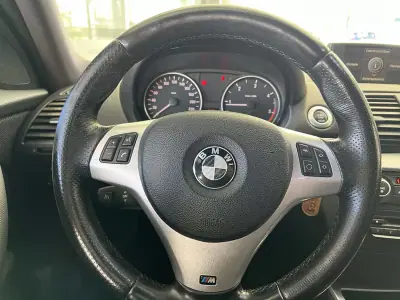 BMW 118 2008 - 8800 EUR, 262392 km - 262392km - foto 8 de 20