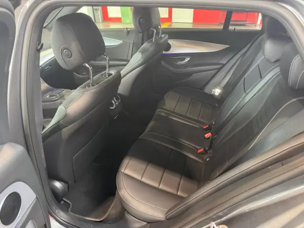 Mercedes-Benz E 300 2021 - 39990 EUR, 84362 km - AUTO.MOTO.pt - 84362km - foto 10 de 16