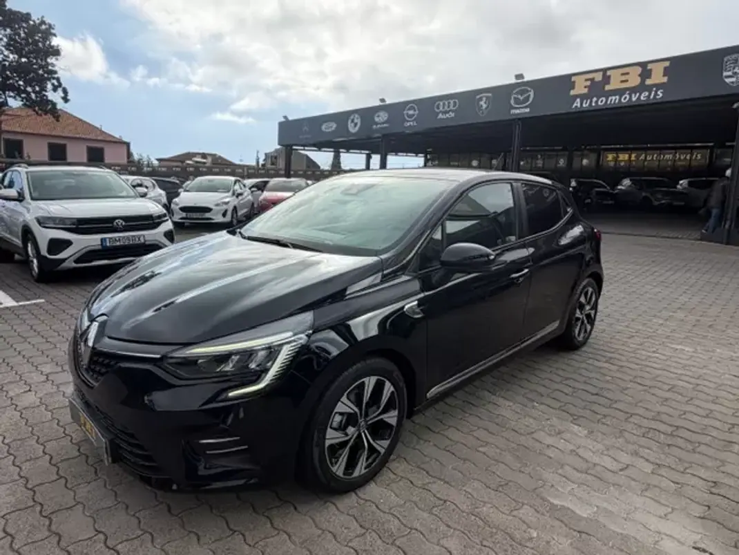 Renault Clio 2022 - 15500 EUR, 91700 km - AUTO.MOTO.pt - 91700km - foto 1 de 11