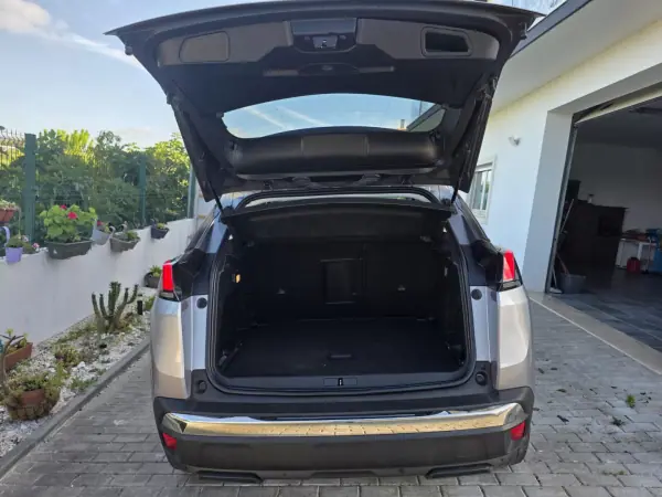 Peugeot 3008 2019 - 13900 EUR, 198000 km - AUTO.MOTO.pt - 198000km - foto 33 de 58