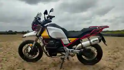 Moto Guzzi V85 TT Adventure E4 2019 — foto 3 de 7