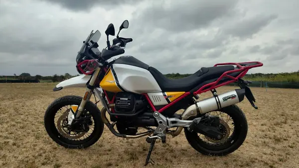 Moto Guzzi V85 TT Adventure E4 2019 — foto 3 de 7