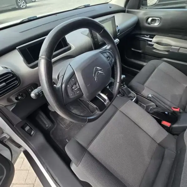 Citroën C4 Cactus 2019 - 10750 EUR, 87750 km - AUTO.MOTO.pt - 87750km - foto 11 de 18