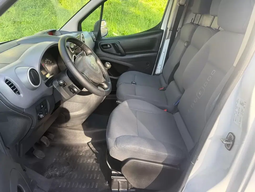 Citroën BERLINGO VAN XL 1.5 BLUE HDI 3 LUGARES 2012 - 6990 EUR, 247000 km - AUTO.MOTO.pt - 247000km - foto 7 de 24