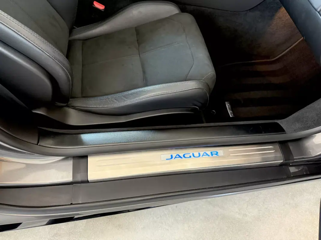 Jaguar F-Type 2018 - 46000 EUR, 64300 km - AUTO.MOTO.pt - 64300km - foto 91 de 135