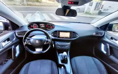 Peugeot 308 SW 2020 - 10990 EUR, 139592 km - AUTO.MOTO.pt - 139592km - foto 19 de 49