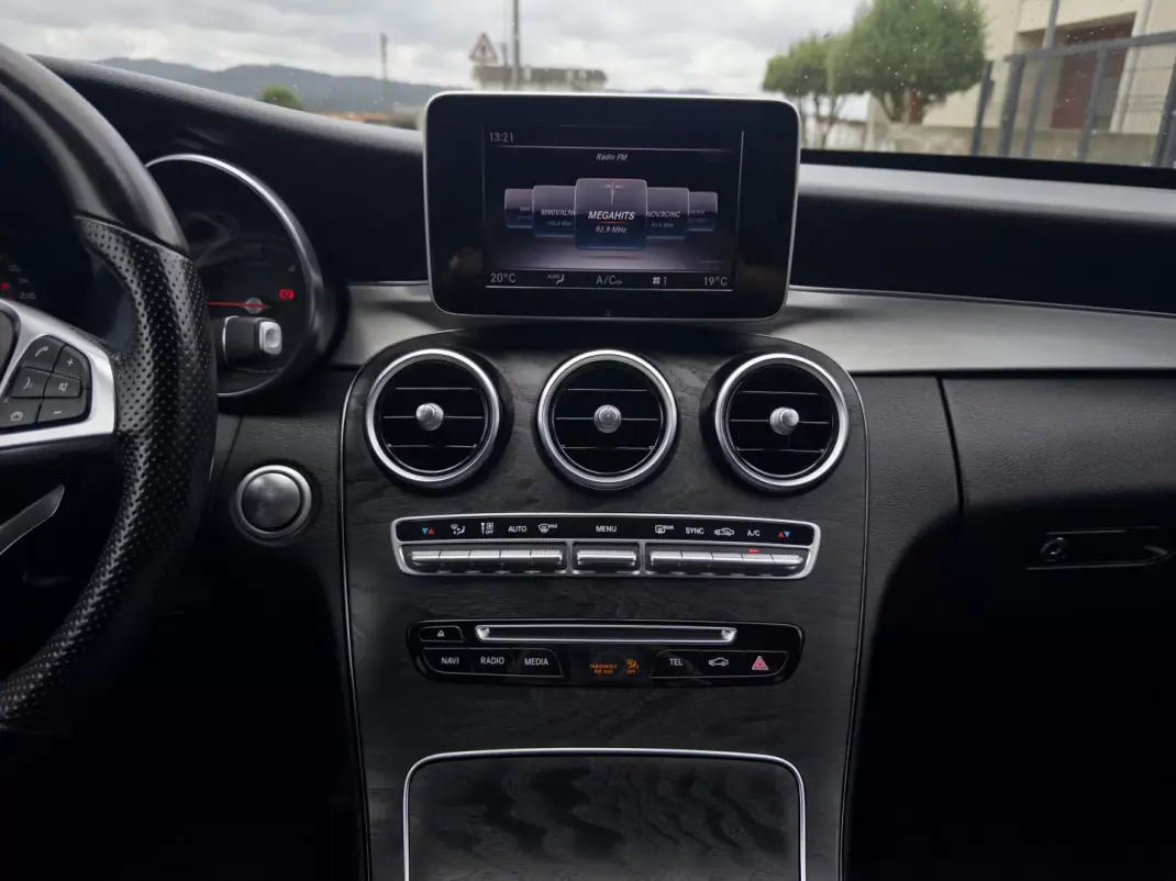 Mercedes-Benz C 200 2017 - 23990 EUR, 147000 km - AUTO.MOTO.pt - 147000km - foto 36 de 50