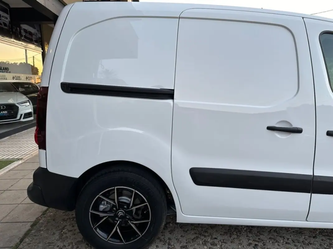 Citroën 1.6 HDI IVA Dedutível 2016 - 11500 EUR, 175000 km - AUTO.MOTO.pt - 175000km - foto 18 de 39