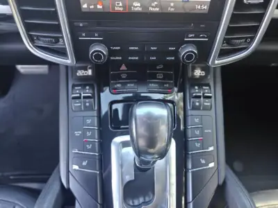 Porsche Cayenne 2016 - 42499 EUR, 199000 km - 199000km - foto 38 de 41