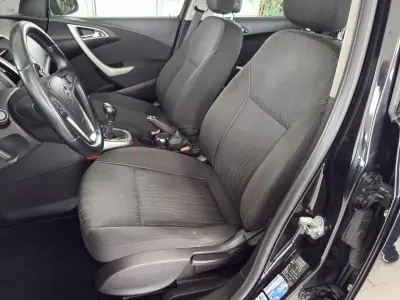 Opel Astra 2009 - 5990 EUR, 244173 km - AUTO.MOTO.pt - 244173km - foto 7 de 18