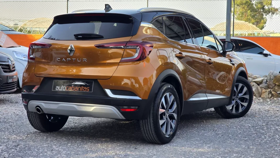 Renault Captur 2021 - 18500 EUR, 53600 km - AUTO.MOTO.pt - 53600km - foto 3 de 22