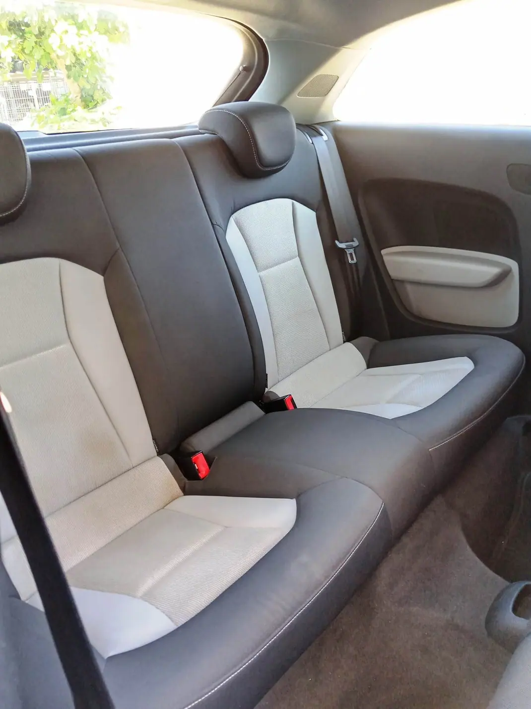 Audi A1 2010 - 6950 EUR, 189700 km - 189700km - foto 11 de 13