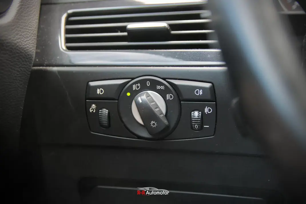 BMW 520 2008 - 9000 EUR, 343000 km - AUTO.MOTO.pt - 343000km - foto 33 de 34