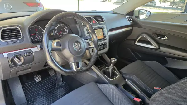 Volkswagen Scirocco 2012 - 13990 EUR, 166000 km - AUTO.MOTO.pt - 166000km - foto 13 de 23