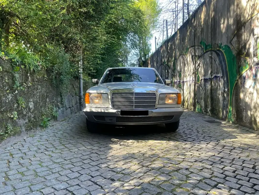 Mercedes-Benz 280 1982 - 11900 EUR, 215000 km - 215000km - foto 19 de 23