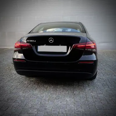 Mercedes-Benz A 180 Limousine 2020 - 21500 EUR, 145000 km - AUTO.MOTO.pt - 145000km - foto 9 de 28