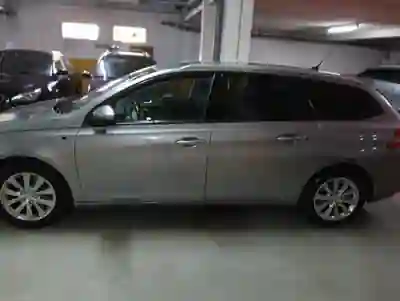 Peugeot 308 SW 2017 — foto 3 de 4