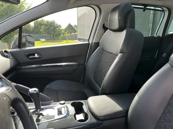 Peugeot 3008 2014 - 8400 EUR, 220000 km - AUTO.MOTO.pt - 220000km - foto 35 de 62