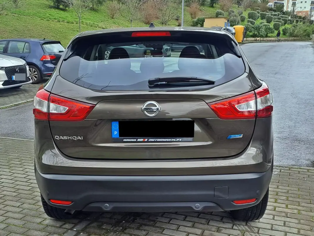 Nissan Qashqai 2015 - 13000 EUR, 125000 km - AUTO.MOTO.pt - 125000km - foto 6 de 22