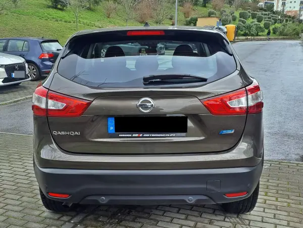 Nissan Qashqai 2015 - 13000 EUR, 125000 km - AUTO.MOTO.pt - 125000km - foto 6 de 22