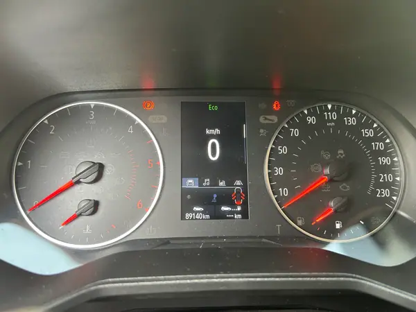 Renault Clio 2020 - 13500 EUR, 89140 km - AUTO.MOTO.pt - 89140km - foto 15 de 15