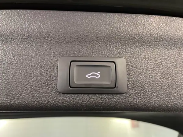 Audi A6 Avant 2021 - 32500 EUR, 127000 km - AUTO.MOTO.pt - 127000km - foto 29 de 33