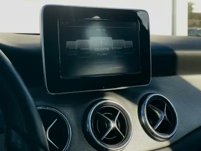 Mercedes-Benz CLA 180 2017 - 15490 EUR, 222000 km - 222000km - foto 19 de 40