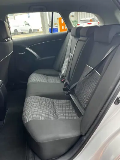 Toyota Avensis SW 2014 - 11900 EUR, 183000 km - AUTO.MOTO.pt - 183000km - foto 13 de 20