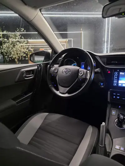 Toyota Auris Touring Sports 2018 - 18900 EUR, 79000 km - AUTO.MOTO.pt - 79000km - foto 17 de 27