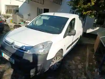 Citroën Berlingo 2017 - 7500 EUR, 200000 km - AUTO.MOTO.pt - 200000km - foto 2 de 3