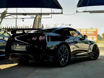 Nissan GT-R 2014 - 129900 EUR, 116000 km - AUTO.MOTO.pt - 116000km - foto 11 de 18