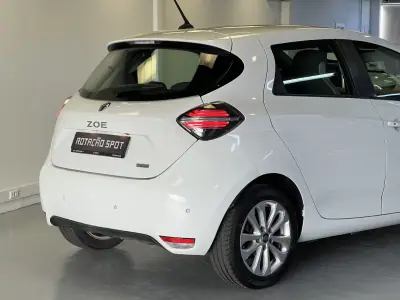 Renault Zoe 2020 - 13990 EUR, 145000 km - AUTO.MOTO.pt - 145000km - foto 27 de 52