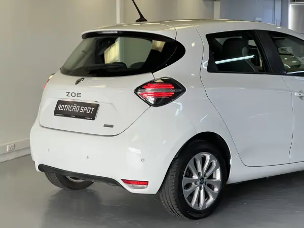 Renault Zoe 2020 - 13990 EUR, 145000 km - AUTO.MOTO.pt - 145000km - foto 27 de 52