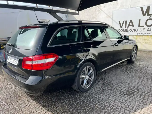 Mercedes-Benz E 200 2012 - 12500 EUR, 286000 km - AUTO.MOTO.pt - 286000km - foto 8 de 10