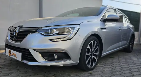 Renault Mégane 2017 - 14900 EUR, 94242 km - AUTO.MOTO.pt - 94242km - foto 2 de 13