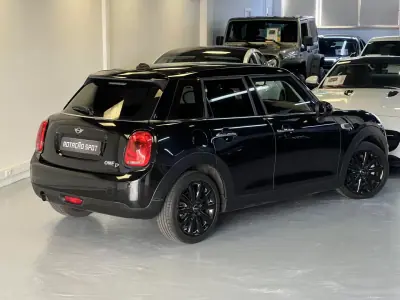 MINI 5 Portas 2016 - 13990 EUR, 95000 km - AUTO.MOTO.pt - 95000km - foto 16 de 41
