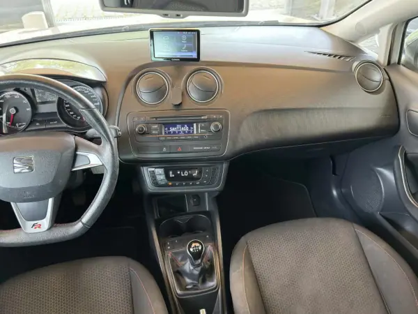 SEAT Ibiza 2013 - 9950 EUR, 120356 km - AUTO.MOTO.pt - 120356km - foto 20 de 29