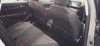 Peugeot 308 SW 2016 - 9490 EUR, 123000 km - AUTO.MOTO.pt - 123000km - foto 25 de 27