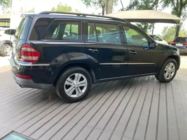 Mercedes-Benz GL 320 2007 - 19750 EUR, 218600 km - AUTO.MOTO.pt - 218600km - foto 4 de 23