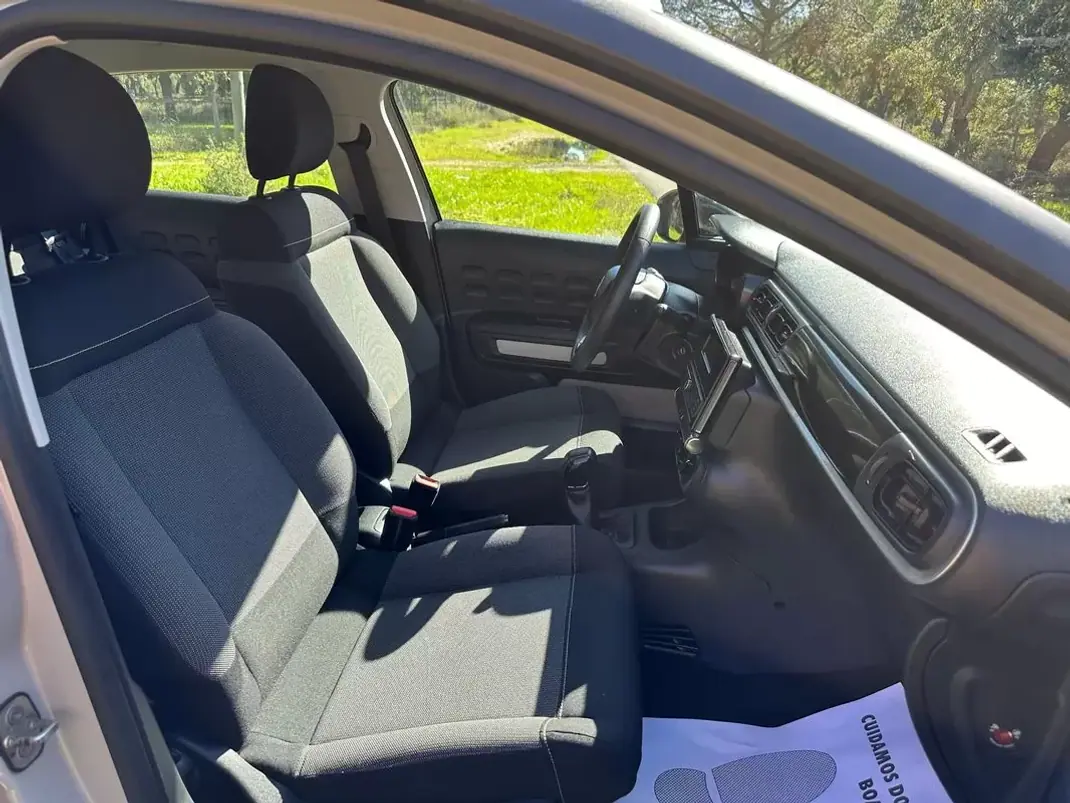 Citroën C3 2018 - 8200 EUR, 107000 km - AUTO.MOTO.pt - 107000km - foto 11 de 11