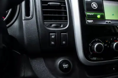 Renault Trafic 2020 - 28990 EUR, 126359 km - AUTO.MOTO.pt - 126359km - foto 23 de 41