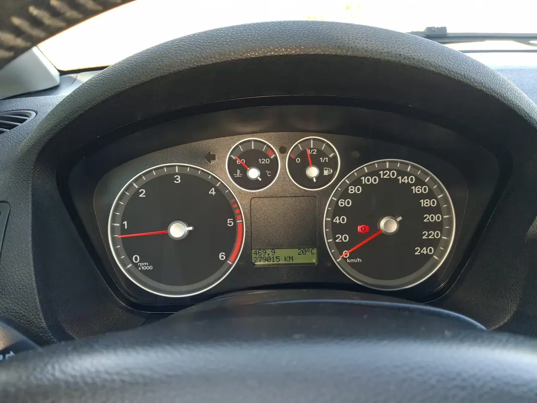 Ford Focus C-Max 2005 - 3490 EUR, 278015 km - 278015km - foto 9 de 14
