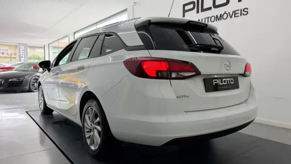 Opel Astra Sports Tourer 2018 - 8290 EUR, 222272 km - AUTO.MOTO.pt - 222272km - foto 7 de 26