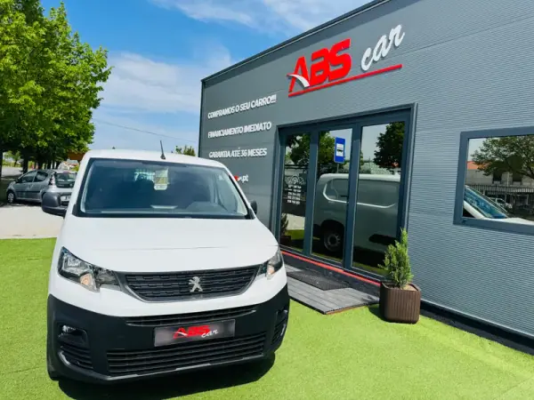 Peugeot FlexCab BlueHDi 100 L2 EHZ S&S Pro 2019 - 15000 EUR, 149000 km - AUTO.MOTO.pt - 149000km - foto 6 de 17