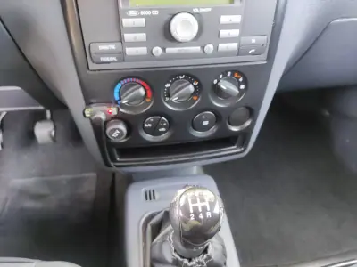Ford Transit 2008 - 4500 EUR, 265444 km - AUTO.MOTO.pt - 265444km - foto 17 de 18