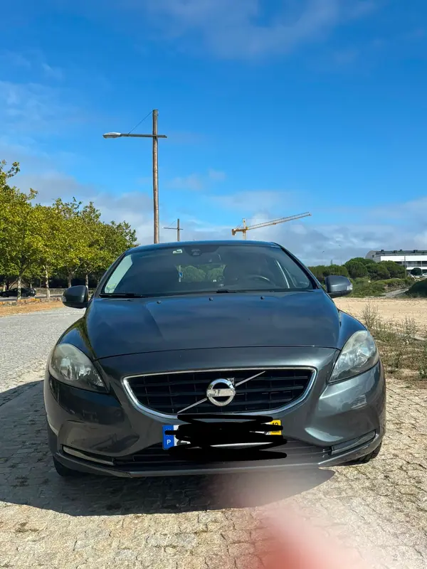 Volvo V40 2013 - 8500 EUR, 218850 km - AUTO.MOTO.pt - 218850km - foto 4 de 7