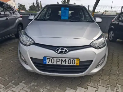 Hyundai i20 2015 - 8500 EUR, 90000 km - AUTO.MOTO.pt - 90000km - foto 2 de 13