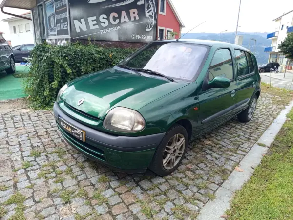Renault Clio 1.2 RN DA AC 2000 Gasolina — 186 688 km · Viseu Renault Clio 1.2 RN DA AC 2000 Gasolina