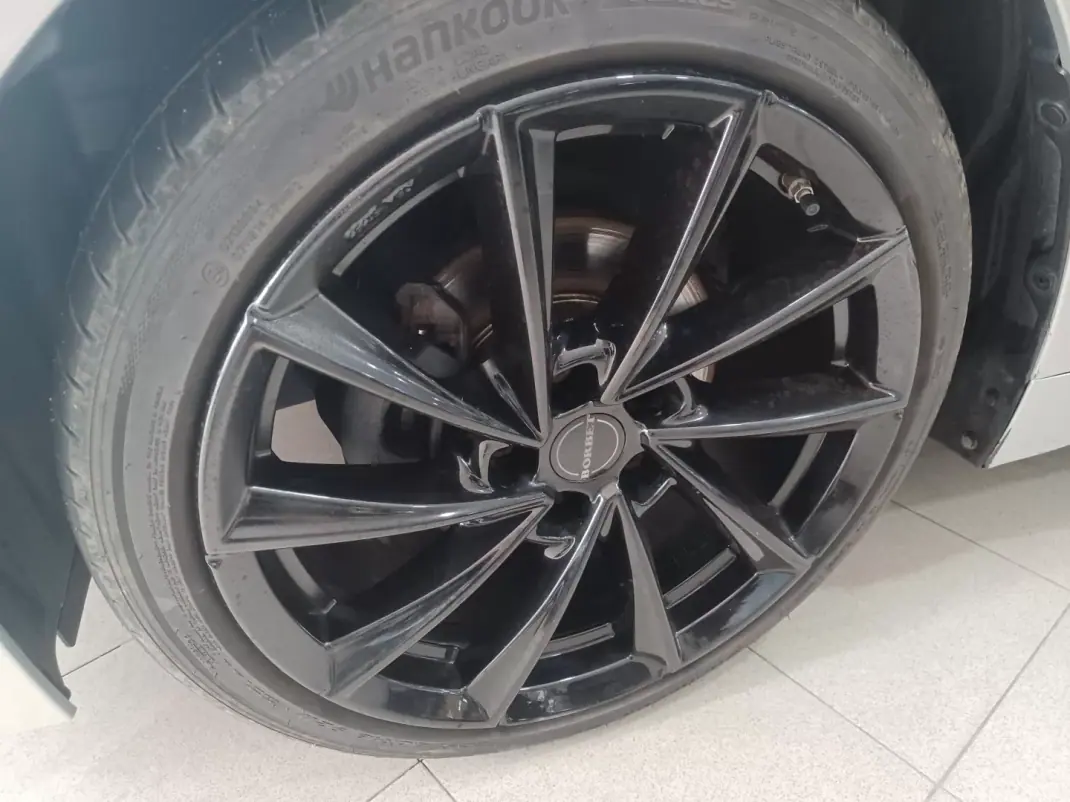 Toyota Corolla 2019 - 18390 EUR, 81211 km - AUTO.MOTO.pt - 81211km - foto 31 de 33