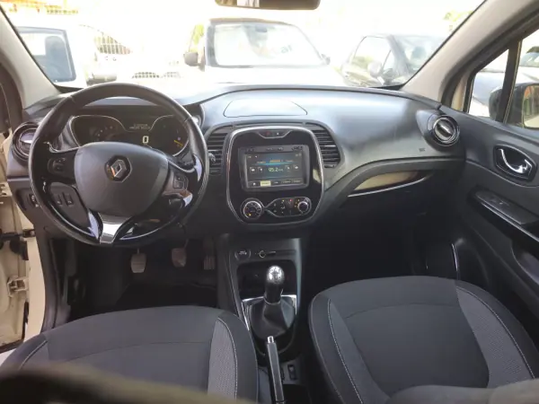 Renault Captur 2015 - 8990 EUR, 161000 km - 161000km - foto 10 de 12